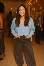 Load image into Gallery viewer, V neck oversized jumper
